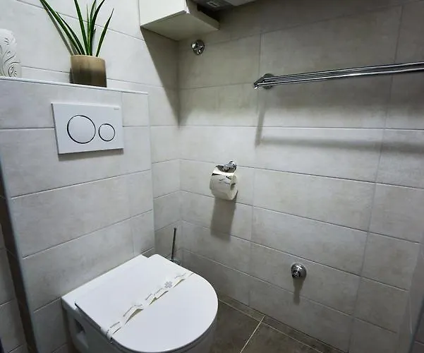 Πανσιόν Calm & Ζαντάρ