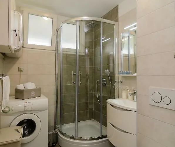 Calm & Πανσιόν 4*